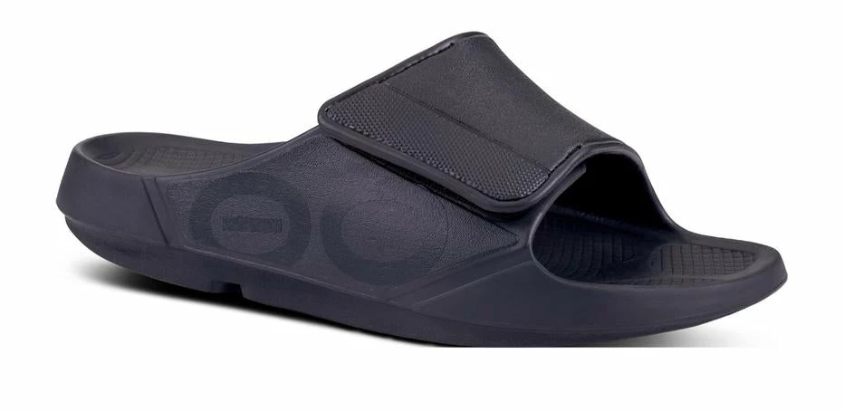 Oofos Unisex OOahh Sport Flex Sandal Oofos Unisex OOahh Sport Flex Sandal -Darn Tough Shop 1550BLKMATTE shot2 932x680 7753b206 e90f 45d3 9677 034d416f80f4