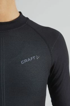 Craft Women's Active Intensity Crewneck Baselayer - Black/Asphalt (1907937-999995) 6 Craft Women's Active Intensity Crewneck Baselayer - Black/Asphalt (1907937-999995) -Darn Tough Shop 1907937 999995 Active Intensity CN LS C3 Preview