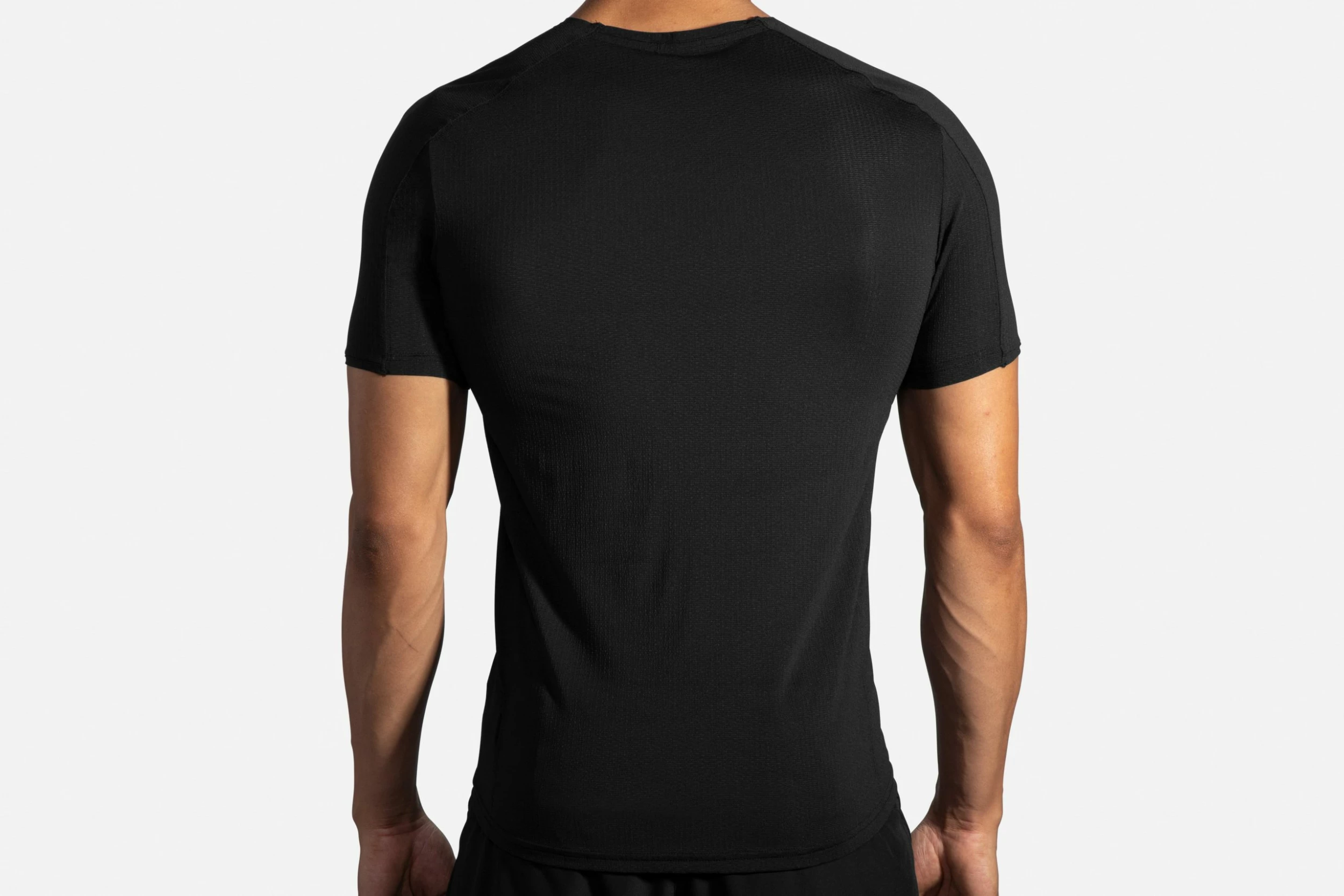 Brooks Men's Atmosphere Short Sleeve - Black (211317001) Brooks Men's Atmosphere Short Sleeve - Black (211317001) -Darn Tough Shop 211317 001 MB Atmosphere Short Sleeve scaled