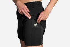 Brooks Women's Chaser 5" 2-IN-1 Short - Black (221464001) -Darn Tough Shop 221464 001 D4 Chaser 5in 2in1 Short
