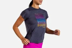 Brooks Women's Distance Graphic Short Sleeve (221469) 19 Brooks Women's Distance Graphic Short Sleeve (221469) -Darn Tough Shop 221469 459 MV Distance Graphic Short Sleeve