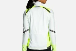Brooks Women's Carbonite Vest - Icy Grey/Black/Nightlife (221498030) -Darn Tough Shop 221498 030 MB Carbonite Vest