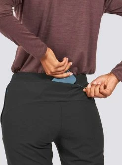 Janji Women's Mercury Track Pants - Midnight (WP03A-F21-MID) 6 Janji Women's Mercury Track Pants - Midnight (WP03A-F21-MID) -Darn Tough Shop JANJI WP03A 05 MIDNIGHT 720x 62b31552 dffe 46c6 86d9 30cbee1c6d21