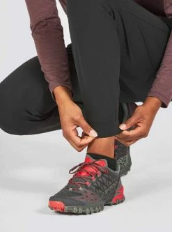 Janji Women's Mercury Track Pants - Midnight (WP03A-F21-MID) 8 Janji Women's Mercury Track Pants - Midnight (WP03A-F21-MID) -Darn Tough Shop JANJI WP03A 07 MIDNIGHT 720x 4b59c172 323a 4229 becf fad6dd4a3106