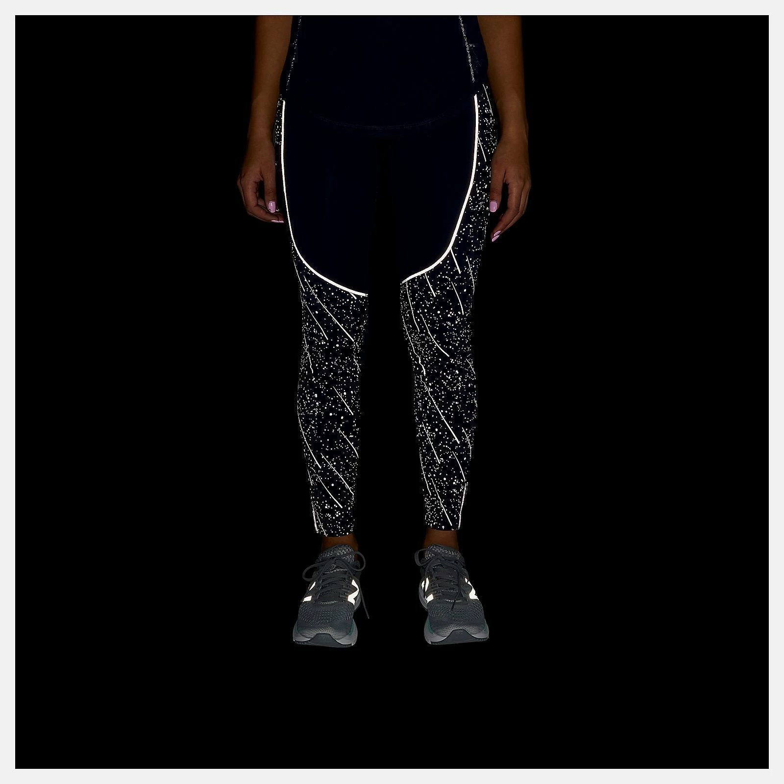New Balance Women's Reflective Print Impact Run Heat Tight New Balance Women's Reflective Print Impact Run Heat Tight -Darn Tough Shop NewBalanceReflectivePrint 4