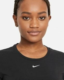 Women's Nike Dri Fit One Luxe Short Sleeve - Black (DD0618-010) 5 Women's Nike Dri Fit One Luxe Short Sleeve - Black (DD0618-010) -Darn Tough Shop ONELUXE3