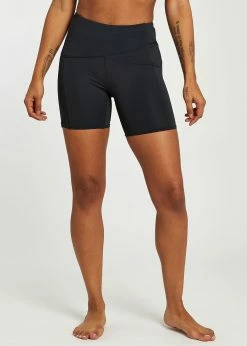 **In Select Stores Only** Oiselle Women's Power Pocket Shorts (101121)