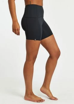 **In Select Stores Only** Oiselle Women's Power Pocket Shorts (101121) -Darn Tough Shop PowerPocketShorts Black s 1024x b112244c b7a6 4ce0 813d 15032955de2b