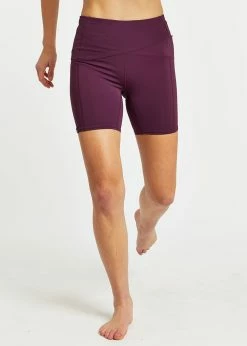 **In Select Stores Only** Oiselle Women's Power Pocket Shorts (101121) -Darn Tough Shop PowerPocketShorts Empire f 1024x ca99da48 6e77 4ff7 b51a 052ab8d69a1a