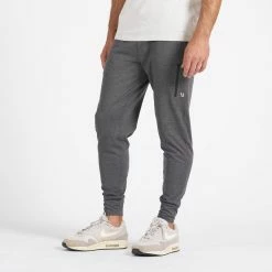 Vuori Men's Sunday Performance Jogger -Darn Tough Shop V416HCC 1 1260x c5f83050 ad0e 4462 bd42 c6a08e59747d