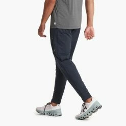 Vuori Men's Sunday Performance Jogger -Darn Tough Shop V416HIN FA22 M ECOMM BOTTOM 2494 1200x crop center jpg