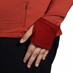 Brooks Women's Notch Thermal Hoodie 2.0 6 Brooks Women's Notch Thermal Hoodie 2.0 -Darn Tough Shop brooks 221568692 d3