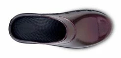Oofos Unisex OOcloog Luxe 14 Oofos Unisex OOcloog Luxe -Darn Tough Shop cdn shopify com 1201CABERNET shot7 932x680 992c1800 c57a 477e b031 e5254e6fe270