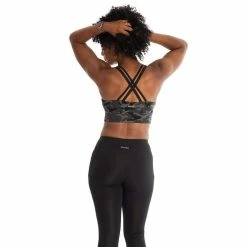Handful Women's Double Down Sports Bra (135) 7 Handful Women's Double Down Sports Bra (135) -Darn Tough Shop cdn shopify com HDF 2020 F20 Studio DoubleDown OuttaSight 062 1024x1024 2 a5d4277b 1dde 4317 9f4f f5076d112d94