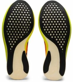Asics Women's Metaspeed Edge 13 Asics Women's Metaspeed Edge -Darn Tough Shop ezgif.com gif maker 11 13af79db 82db 4281 a9e4 659e4b383e2b