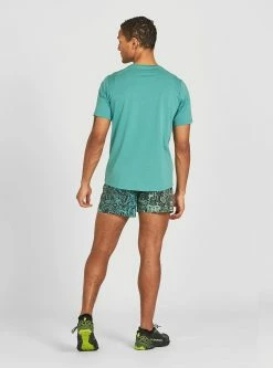Janji Men's Runterra Bio Tee -Darn Tough Shop ezgif.com gif maker 17 0b7ad0f4 db4a 4333 b25a a9720b358cf2