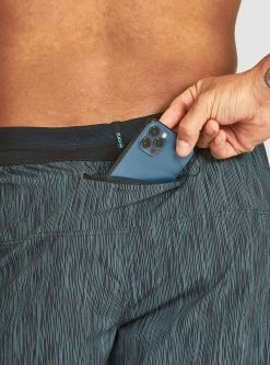 Janji Men's 5" AFO Middle Short 15 Janji Men's 5" AFO Middle Short -Darn Tough Shop ezgif.com gif maker 60 dee9226f 234b 4e89 b15d 5c4d71013b99