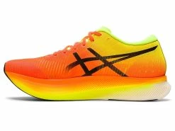 Asics Men's Metaspeed Sky -Darn Tough Shop ezgif.com gif maker 90