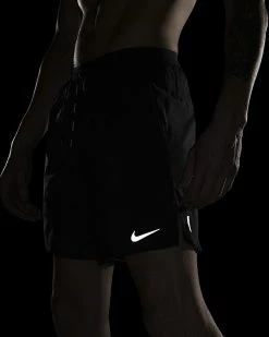 Nike Men's Flex Stride 7" Short - Black (CJ5459-010) 10 Nike Men's Flex Stride 7" Short - Black (CJ5459-010) -Darn Tough Shop flex stride mens 7 brief running shorts BvCXmh 8