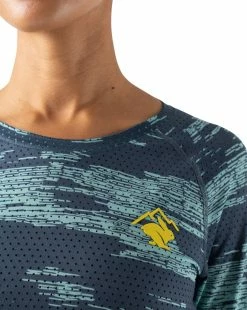 Rabbit Women's EZ Tee Perf LS | Trail 10 Rabbit Women's EZ Tee Perf LS | Trail -Darn Tough Shop rabbit womens ez tee perf ls 1