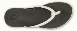 OluKai Women's HO'OPIO -Darn Tough Shop s16 w hoopio whtblk 20294 4r40 w t 1