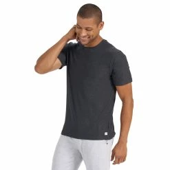 Vuori Men's Strato Tech Tee 13 Vuori Men's Strato Tech Tee -Darn Tough Shop vuori mens strato tech tee charcoal heather 1