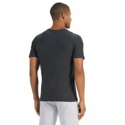 Vuori Men's Strato Tech Tee 14 Vuori Men's Strato Tech Tee -Darn Tough Shop vuori mens strato tech tee charcoal heather 2
