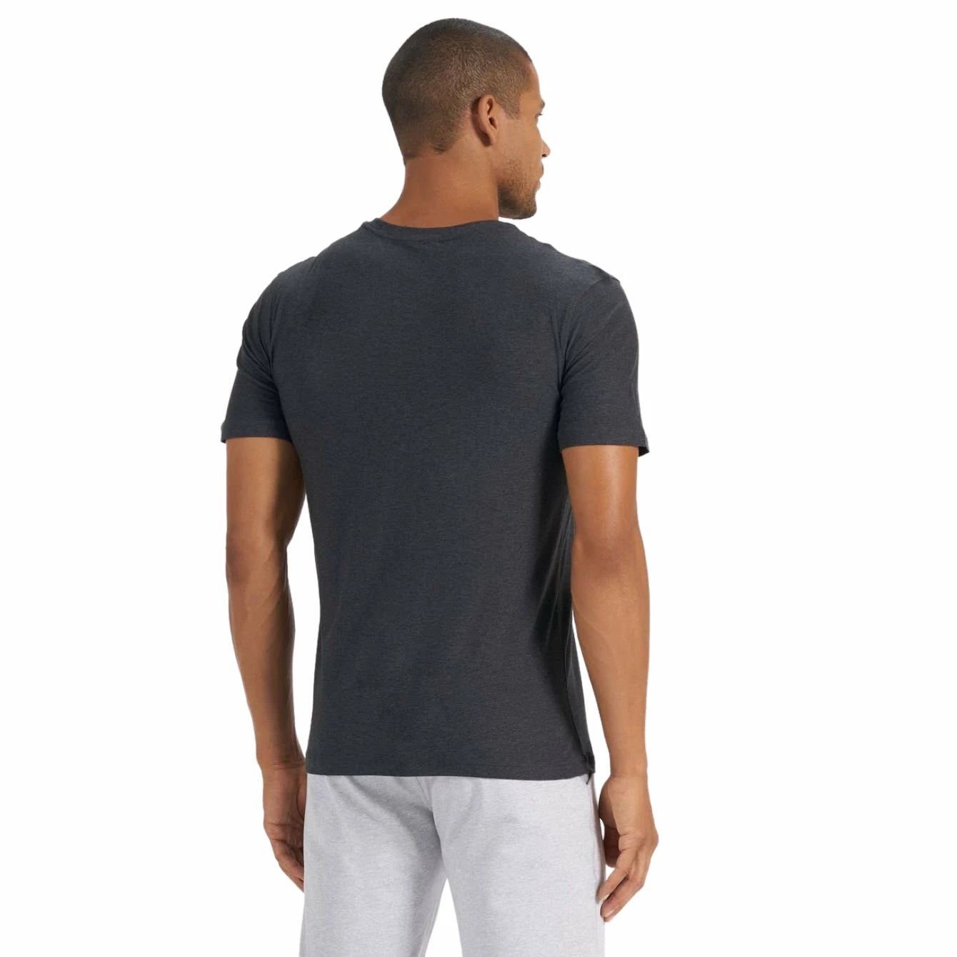 Vuori Men's Strato Tech Tee Vuori Men's Strato Tech Tee -Darn Tough Shop vuori mens strato tech tee charcoal heather 2