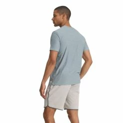 Vuori Men's Strato Tech Tee 12 Vuori Men's Strato Tech Tee -Darn Tough Shop vuori mens strato tech tee stormy 1