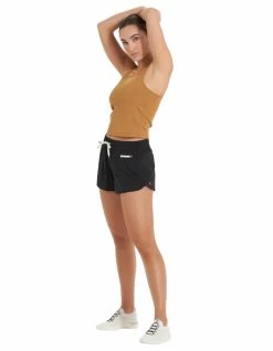 Vuori Women's Clementine Short 2.0 -Darn Tough Shop vuori womens clementine shorts 2 black 2 inch